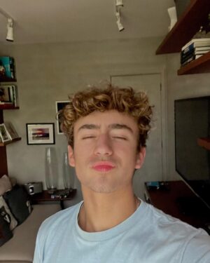 Enzo Krieger Instagram - Selfie ainda pode? kkkkkkk