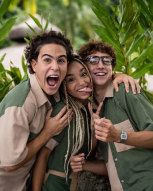 Enzo Krieger Instagram - Olha essa novidade Brasilllll!!
Estamos chegando nas telonas de todo o Brasil.
Com muito orgulho venho contar que iniciamos as gravações das -As Aventuras de Poliana, o filme-, novo longa nacional produzido pela @panoramica_filmes 

Está ficando demais.

É uma coprodução com o SBT e distribuição da Warner Bros. Pictures. @wbpictures_br @sbt 
E com um elenco muito especial😍

Ansiosos??
