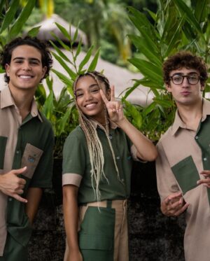 Enzo Krieger Instagram - Olha essa novidade Brasilllll!!
Estamos chegando nas telonas de todo o Brasil.
Com muito orgulho venho contar que iniciamos as gravações das -As Aventuras de Poliana, o filme-, novo longa nacional produzido pela @panoramica_filmes 

Está ficando demais.

É uma coprodução com o SBT e distribuição da Warner Bros. Pictures. @wbpictures_br @sbt 
E com um elenco muito especial😍

Ansiosos??