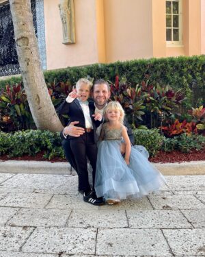 Eric Trump Instagram - 🌴🌴