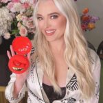Erika Jayne Instagram - As I said, can't make it- I have a date with a vibrator.    *VIBE GIVEAWAY* I’m hooking you all up with vibrators! EVERYONE who signs up will either receive a free vibrator or a gift card! Just click the link in my bio, drop your email and see your first gift from @bellesaco ✨   Tag someone who deserves a date with a vibrator! #bellesapartner