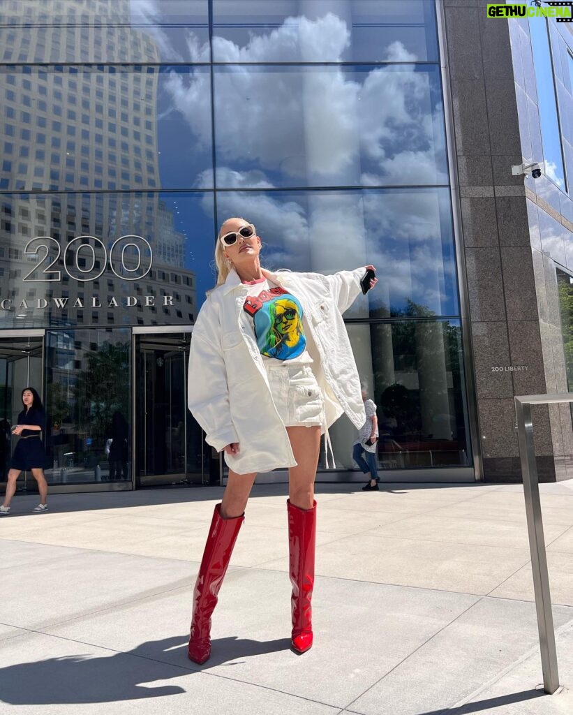 Erika Jayne Instagram - 24h in NYC 🍎