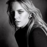 Erika Linder Instagram - @numeromagazine 📸 @victordemarchelier @paulsinclaire @hairbyorlandopita @rieomoto