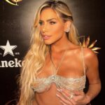Erika Schneider Instagram - Celebração número 7 do meu aniversário! Carnaval aniversário da nisso, comemorando a semana toda! Lançamento da @belvederevodka no @belmondcopacabanapalace thanks todos os envolvidos! @manumaya ✨ Stylist @claudiotorelli @duopressassessoria @fernandabaiaooficial