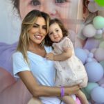Erika Schneider Instagram - Com a @diariodalizcl no aniversário da @pequenalua 🦋
