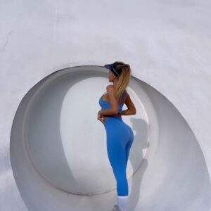 Erika Schneider Instagram - Nova coleção da @dlkmodas SEAMLESS são peças incríveis sem costura, com a modelagem perfeita! Esse é muitos outros looks disponíveis no site! 
Corre conferir! 💙