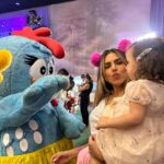 Erika Schneider Instagram - Com a @diariodalizcl no aniversário da @pequenalua 🦋