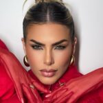 Erika Schneider Instagram - #SPFW desfile Renato Buzzo Eu amei essa produção e vcs? Quase um 🍓 Styling @emersonavli Makeup @taticoelhomakeup Filmaker @vitaoteaser