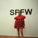 Erika Schneider Instagram - Moda é arte, expressão, reflexo da nossa cultura e criatividade. 🌟✨ Mergulhe comigo nos bastidores e desfile da #spfw ModaBrasileira #Tendências Stylist @emersonavli Vestido @ricobracco Vídeo @vitaoteaser Make @taticoelhomakeup