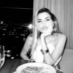 Erika Schneider Instagram - Poderia ser a visão do Date… 🍷 rs