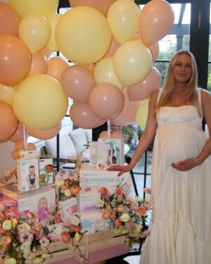 Erin Foster Instagram - My baby was showered with gifts and I was showered with love, and I cried and made everyone else cry, but I had a great hair day.  Been waiting for this day for too long ❤️

Party Planner: @mimibrownstudio 
Catering: @plated_bytuki 
Quilt team: @foragercrafts
Photographer: @mirellemirellemirelle