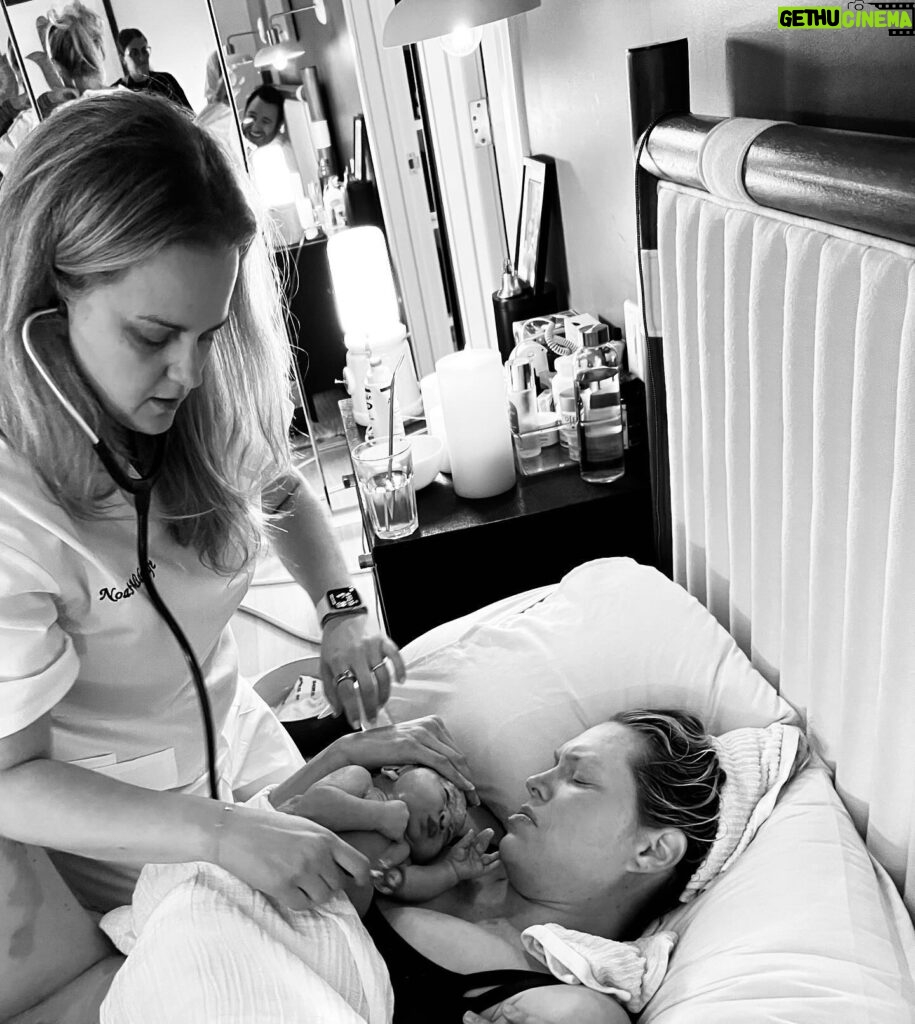 Erin Foster Instagram - If you choose to do a home birth you have to be really clear on why you want to do it, so that when the time comes when you’re begging to be taken to the hospital someone reminds you. My reason was that we did over 20 failed rounds of IVF and at some point in the process I just went numb. I stopped feeling the highs (there weren’t any) or the lows (there were too many). I stopped reacting after bad news or letting anyone talk to me about it. So when I was finally going to become a mom, I didn’t want to disconnect with medication. I wanted to feel her and have her feel me, and be filled with all the love hormones that would help me forget the pain I was in. It was THE hardest thing I’ve ever done, no contest. I had a plan to deliver in water surrounded by fresh flowers, but I unexpectedly hated the bath and tried to escape at one point and just crawled on the floor like an animal. Simon couldn’t make eye contact with me. But I was never scared. I never felt like I wasn’t safe at home, and that’s because of the unbelievable team around me and how much they prepared me for each moment. They created a perfect environment and from the moment I met them all, they empowered me. They refused to let me think that at 41 I couldn’t have the birth I wanted. After Noa was born they all banned together to make sure I was breast feeding properly, helped me choose a pediatrician, connected us to people to help with her tongue tie, and continue to be a flow of resources and support. We feel so lucky and grateful. No matter how hard the journey is, once you get to where you were aiming for, none of it matters. Also, I really regret asking moms why they don’t just sleep when the baby sleeps. I’m sorry for my ignorance ❤️