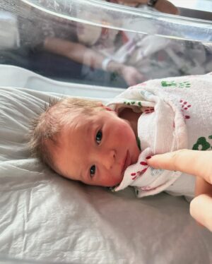 Erin Heatherton Instagram - Eila Violet 4.22.24 🌍 Wishing all the mamas a Happy Mother’s Day! (Pronounced eye-luh ☺️) 💕