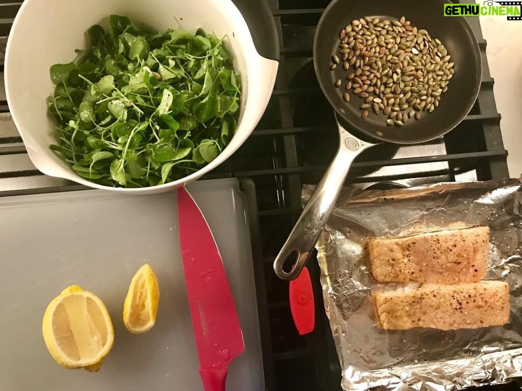 Erin Heatherton Instagram - Salmon. Watercress. Pumpkin seeds. Lemon. Olive oil. Salt and pepper. 😛🍴