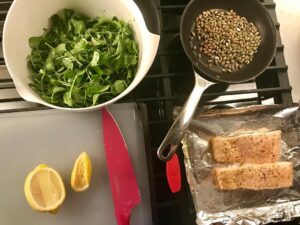 Erin Heatherton Instagram - Salmon. Watercress. Pumpkin seeds. Lemon. Olive oil. Salt and pepper.
😛🍴