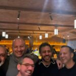 Erkan Kolçak Köstendil Instagram - Işıltılı hayatı bilmem lakin güzel ruhlarla birbirimizi seçtik.İyi ki varsınız.❤️🙏🧿