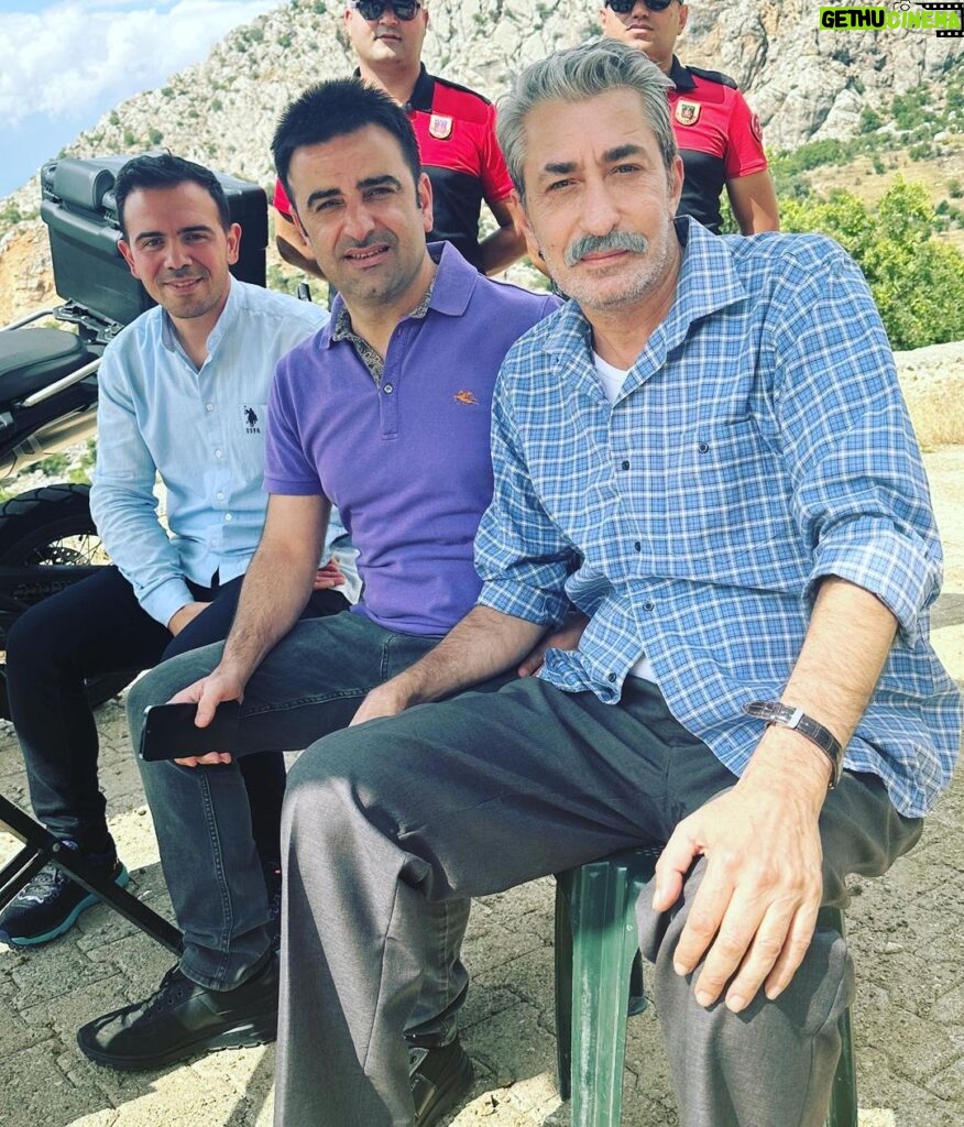 Erkan Petekkaya Instagram - Kahta Kaymakamı sayın Selami beye ve çalışma arkadaşlarına filmimize desdekleri için çok teşekkür ederiz . @selami_korkutata @kahta