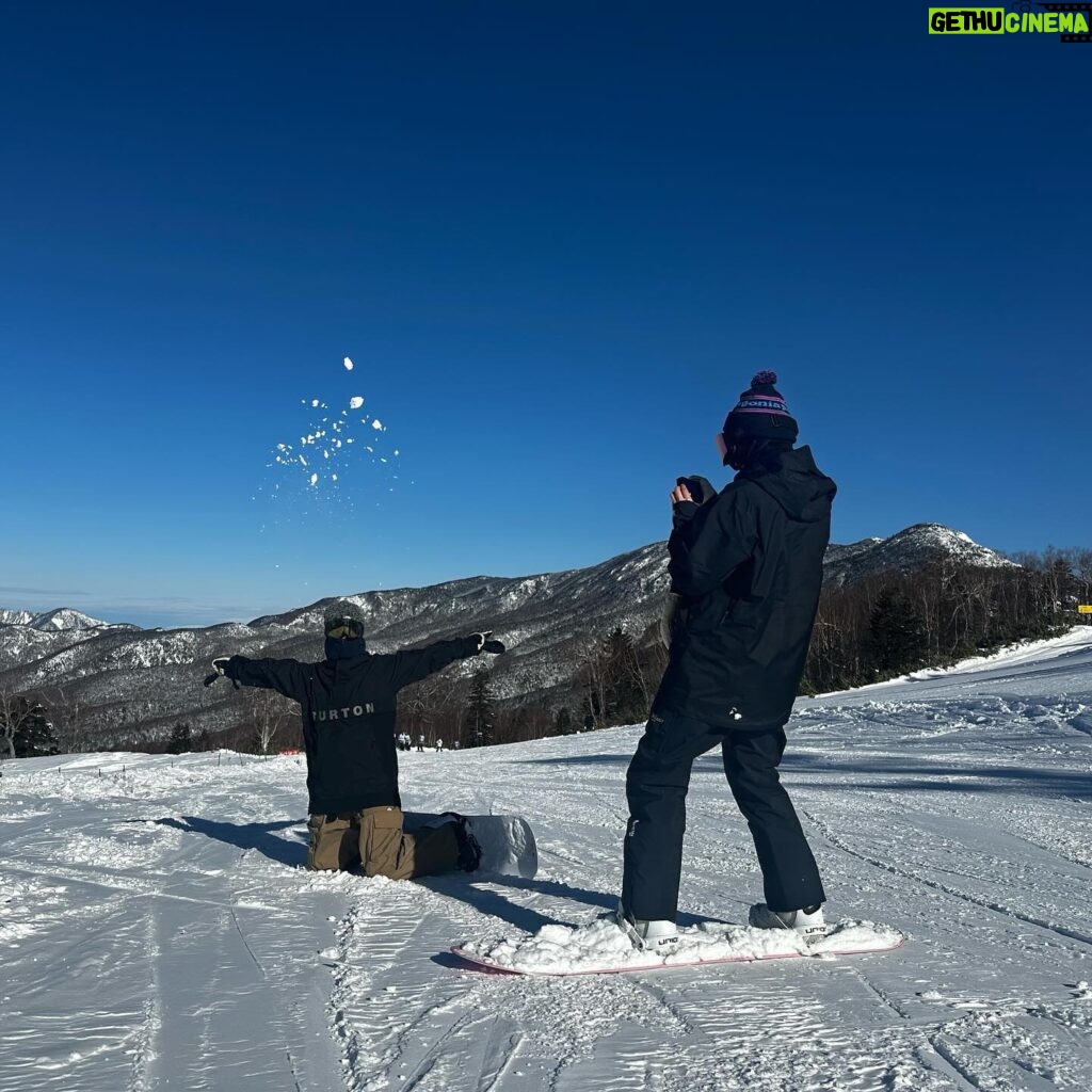 Esom Instagram - 🏂🩵