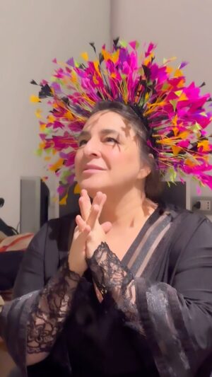 Esra Dermancıoğlu Instagram - Görüntümün  söylediklerimle çatıştığı doğrudur...
Kostüm: @tanjubabacan 💋