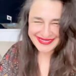 Esra Dermancıoğlu Instagram - Her gün saat 20.30 da arka arkaya reels olarak yayınlanacak olan dizimiz hayırlı olsun:) Bu yolculuğa, yeni dünya keşfine beraber çıkıyoruz sizi seviyorum #esroş #mekhalik #yapayzeka #aşkınötesi #mekaniktutku Oyuncular : Esra Dermancıoğlu Mekhalik Edit: @ibrozdg Yapım: Dermancuxyapım