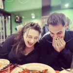 Esra Dermancıoğlu Instagram - Mutluluk @arassenol @umtarmgn 🍝🍝🍝