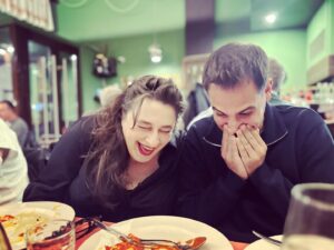 Esra Dermancıoğlu Instagram - Mutluluk @arassenol @umtarmgn 🍝🍝🍝