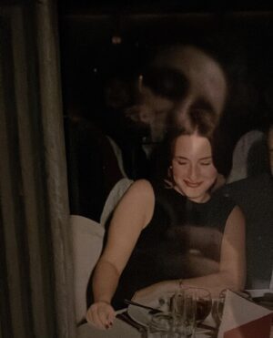 Esra Dermancıoğlu Instagram - Gençliğime bakıyorum... esra