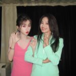 Esther Yu Instagram - 和超级美腻的笑笑姐姐👸🏻 12.30 来看我们哦