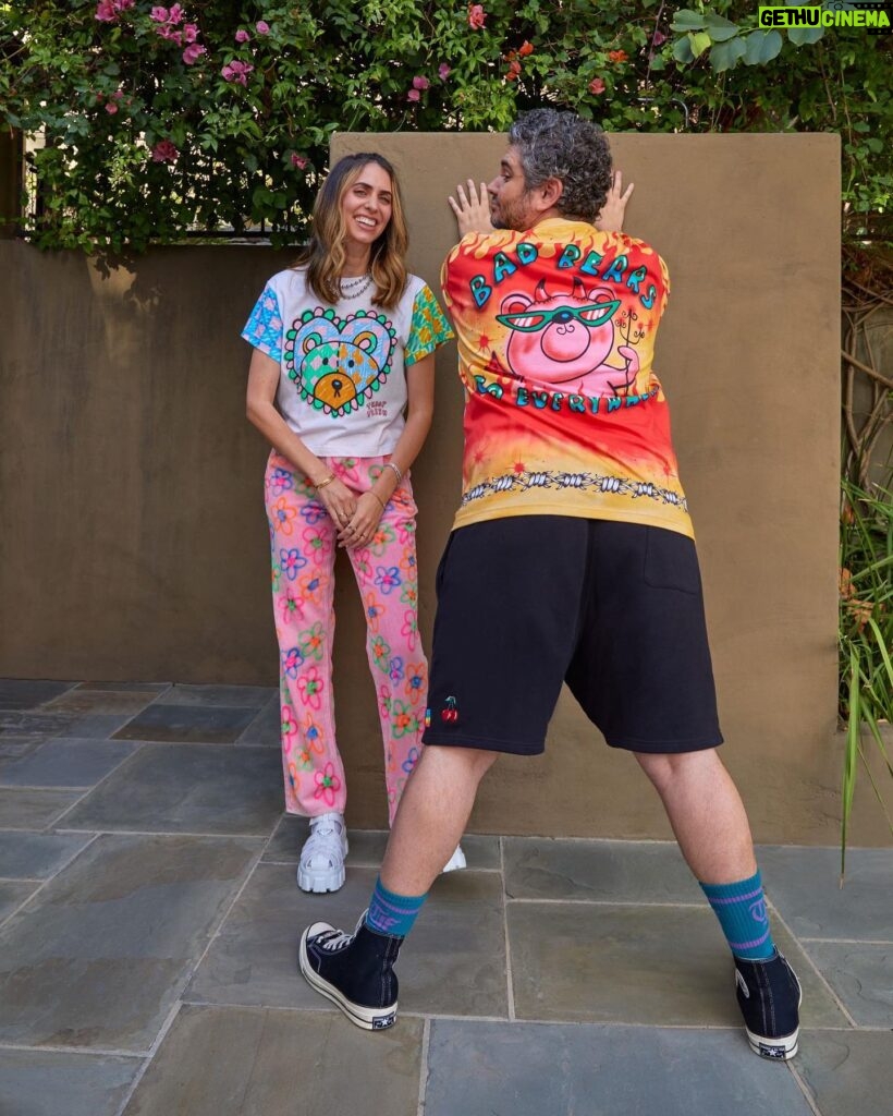 Ethan Klein Instagram - We got the chance to collab @teddyfresh with one of Hila’s favorite artists @gentlethrills - check out the whole collection at teddyfresh.com peace and love peace and love