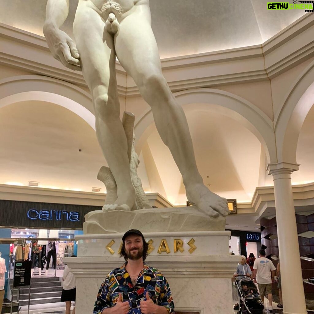 Ethan Klein Instagram - Vegas photo dump w da @h3_podcast gang
