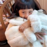 Eugene Instagram - 곰돌이 코트입은 귀요미~! 북금곰같다~ㅎㅎㅎ 따뜻하고 포근해서 안으면 엄마도 기분좋아~❤️ @maxmara