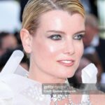 Eugenia Kuzmina Instagram - #marcellomio movie @festivaldecannes 🎞️🦋💜 make up @fredmecene @fredmecenebeauty hair @jordan___way dress @fervanspall ( your story about your husband and a dress truly touched me so homage to your talent ) jewelry @baroqco_official , best team @anne.pourbaix @jamilaouzahir 💜