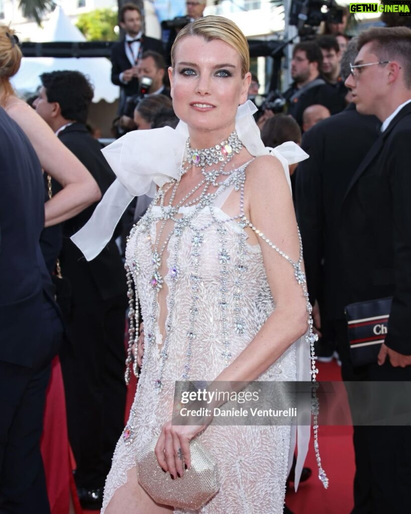 Eugenia Kuzmina Instagram - @festivaldecannes #marcellomio 🎞️💜 , thank you @fervanspall for this amazing dress ( your story truly touched me and so greatful to work with amazing creative artists ) @baroqco_official @fredmecene @jordan___way @anne.pourbaix @jamilaouzahir 💜