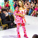Eugenia Lemos Instagram - ¡El debut de @eugenialemosok como diseñadora! 😍🌈 En Andes Fashion Week Chile edición II tuvimos el placer de ser la pasarela donde se presentó “HEDÓNICA” 🤩 Una colección de 22 piezas, realizadas con la tecnología de sublimación, donde la diseñadora apostó por piezas audaces y nos mostró cuál es el ADN de su marca 🧬