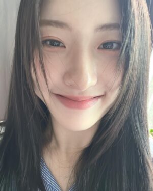 Eunseo Thumbnail - 55.2K Likes - Most Liked Instagram Photos