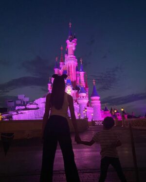 Eva González Instagram - Feliz cumpleaños vida mía… Camina, que yo jamás te soltaré la mano. Te amo 🤍
#cayetanocumple6