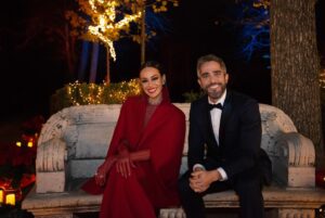 Eva González Instagram - Dicen que no hay quinto malo, y este es mi quinto año consecutivo en @antena3com para despedir el año juntos.
Es un placer para mí estar tan bien acompañada, no solo es un magnífico compañero, también es mi amigo @robertolealg. Cuantas risas juntos!!!
Haremos un repaso a este 2023 que se va, y daremos la bienvenida al 2024 con la ilusión que se merece de la mano de mis compañeros @cristipedroche y @albertochicote 
Os deseo a todos una buena entrada de año, que os traiga mucha salud, cositas buenas y muchas risas. 
#adios2023 

Gracias @zegarciaoficial y @joyassardinero por este impresionante look orquestado por mi @inma_fdstylist @nikolrobles 

Muah de mis super @chemajuncos y @nadador 

Querida @monica_romerot vamos a por otro año juntas. Te quiero con el alma♥️