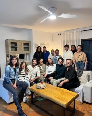 Eva González Instagram - Mis amigos. Los que siempre están. Que más se puede pedir? Gracias por un finde maravilloso. Os quiero más y exploto #cumpleeva43