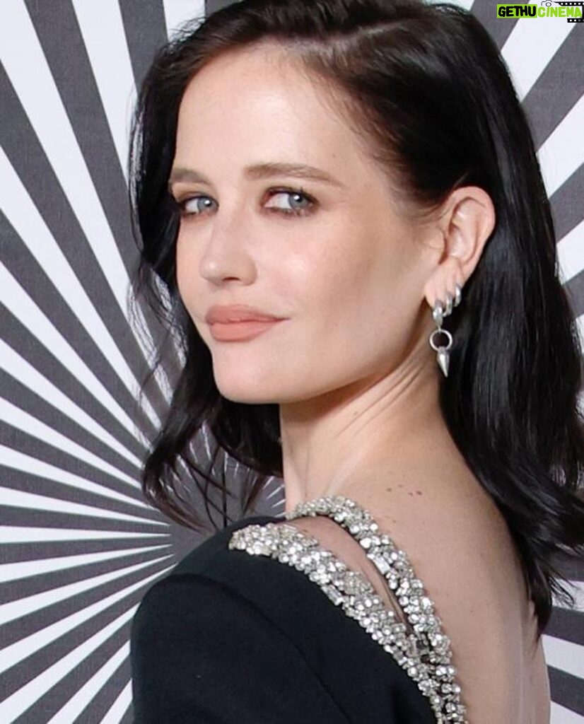 Eva Green Instagram - Such great pleasure and happiness yesterday to be with @rogervivier in Paris . Thank you to @gherardofelloni and his beautiful team. The kindest and most lovely people. The collection is exquisite - full of love , creativity and invention. You will love it, just as I did. It really is something to celebrate. Generous and beautiful. Bravo mes amis !! #vivieroptical #rogervivier 💙🌀💙 Styling: @mistersamuelf Dress: @alexandrevauthier Shoes: @rogervivier Hair: @perrinerougemonthair Make Up: @hungvanngo