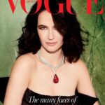 Eva Green Instagram - Της αρέσει να κρατά αποστάσεις από τη δημοσιότητα, αλλά για τη Vogue Greece Νοεμβρίου που είναι αφιερωμένη στο σινεμά και την τηλεόραση έκανε μια εξαίρεση. Η @evagreenweb φωτογραφίζεται ως φιλμ νουάρ ηρωίδα από την @ellenvonunwerth και μιλάει αποκλειστικά στην @kelly.stavropoulou για τον ρόλο της ως μοιραία γυναίκα στην πολυαναμενόμενη ταινία The Three Musketeers: Milady. Μη χάσετε το νέο τεύχος, αυτό το Σάββατο 28/10 στα περίπτερα μαζί με την @kathimerini.  She likes to keep her distance from the public eye but made an exception for the Vogue Greece November issue which is dedicated to cinema and television. @evagreenweb is photographed as a film noir heroine by @ellenvonunwerth , and gives an in-depth interview to @kelly.stavropoulou, in which she talks all about her role in the much-anticipated movie The Three Musketeers: Milady. Don’t miss the new issue, available this Saturday 28/10, on newsstands with @kathimerini  Editor-in-chief: @thaleiavoguegr Creative and Fashion Director: @nicholasgeorgiou_ Art director: @rinetta_._ Photographer: @ellenvonunwerth Makeup artist: @harold_james @thewallgroup Hairstylist: @perrinerougemonthair @carenagency Nail Artist: @philippeovak @mfthavoneckham_agency Photographer's assistants: Nominoe Queinnec, James Fontenau Digital Operator: Axel Launay Fashion assistants: @charilaosm @sereen.gll Production on set: @filipinee @chloe_rmbt @hilight.productions Post-production : Ovidiu Oltean @venus_retouch Production manager: @jojodaniil Special thanks: @lagaleriebourbon