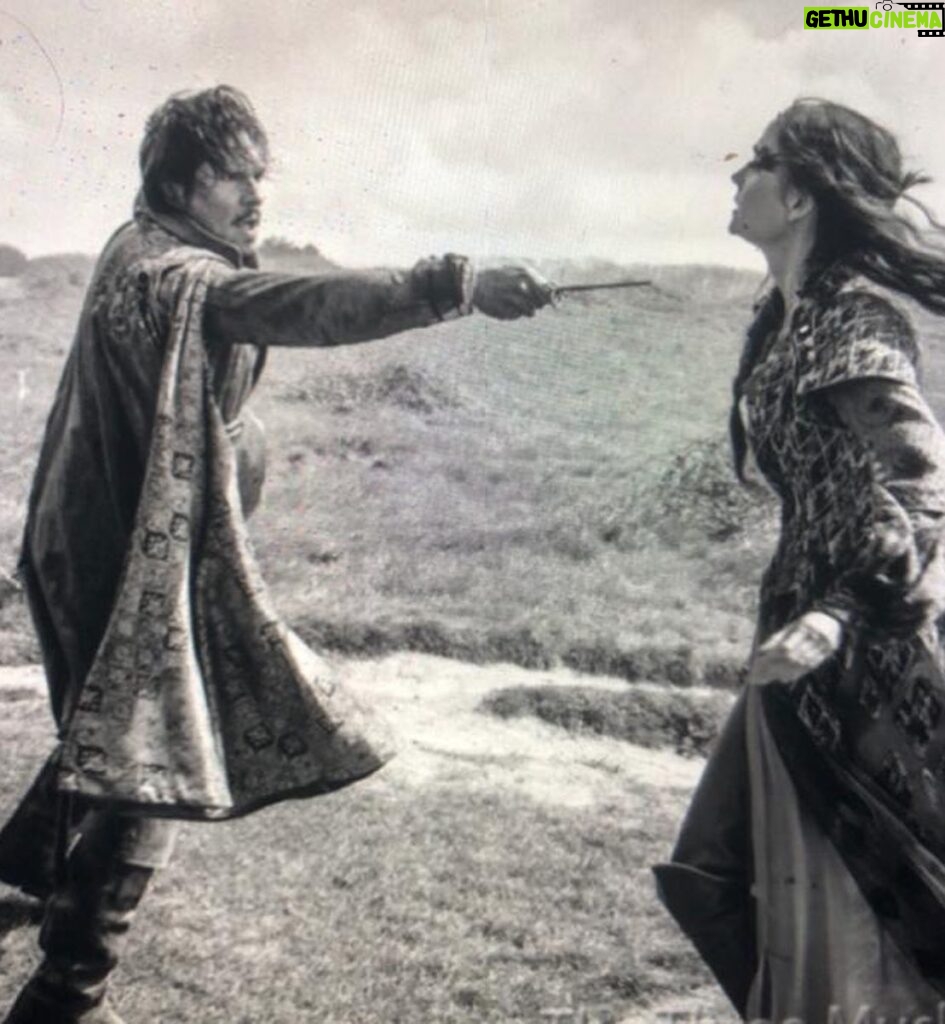 Eva Green Instagram - Rendez-vous dès aujourd’hui au cinéma pour découvrir le premier volet de #LesTroisMousquetairesLesFilms #DArtagnan . Ce fut une expérience géniale et mémorable. Merci à toutes les équipes, et évidemment à vous tous qui vous apprêtez à vivre l’aventure avec nous ⚔️💋❤️‍🔥⚜️