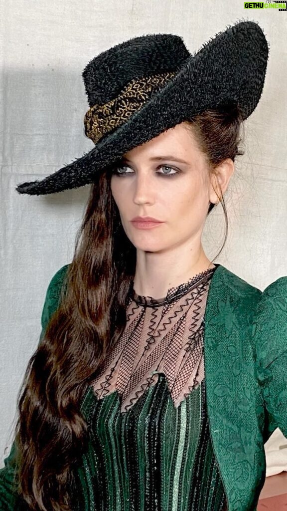 Eva Green Instagram - Second instalment of makeup, hair and costume design play days and initial screen tests with my darling @evagreenweb for Milady and @lestroismousquetaireslesfilms I will always treasure these joyful, creative collaborative sessions back in 2022.. there wasn’t a feather, appliqué, pigment, pearl, leaf of gold, wig, hairpiece, puff of powder, smudge of lampblack or piece of taffeta adornment left unexplored! For more looks scroll down my reels for the first instalment in May 23 (including the emerald green mica eye moment!) @thierrydelettre @alainpichonhair @martin_bourboulon @pathefilms @kerryskeltondesigner_makeup @lestroismousquetaireslesfilms #lisaeldridgemakeup #evagreen #makeup #makeupdesign #the3musketeers #milady #film #frenchfilm