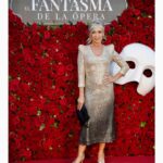 Eva Isanta Instagram - Espectacular @musicalelfantasmadelaopera @andrewlloydwebber @letsgo_entertainment @antoniobanderas en el @teatroalbeniz Anoche también lo gozamos. ¡Felicidades a todos lo que lo hicieron posible! 👗 👛 @benjaminfriman 👠 @scandal54 💇🏼‍♀️💅🏼 @olayavascomakeup
