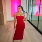 Eva Longoria Instagram - Never say no to a red dress♥️ @hairinel @beautybyelan @stylememaeve