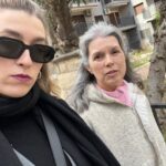 Eva Soriano Instagram - GRAND THEFT ASUN 💋🎉 Desde que tengo uso de razón, o sea nunca, una de mis cosas favoritas, a nivel entretenimiento casero, es jugar con la Asun a proponerle dilemas vitales absurdos. Os dejo los de esta semana. Asun icónica ♥️