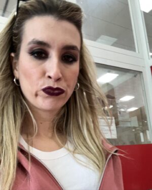 Eva Soriano Instagram - TIOVIVO EMOCIONAL 🎠🎠 
ahora que ya sabéis la noticia adjunto las fotos que les enviaba a  mis xoxes cuándo me preguntaban “qué tal estás”, grasias por los mensajitos sois peña trolleadora pero muy maja. ♥️♥️♥️✨✨