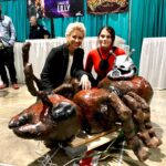 Evangeline Lilly Instagram - Thank you @galaxyconrichmond for a beautiful weekend with the fans! @rodrigo_bastos_didier and I got SO much joy from sharing our book series (@thesquickerwonkers) with you and are so excited for how many new #SquickerFans were born! For those of you who got the first three books this weekend and want to know when the next book is released, sign up to our #SquickerClub on our website (link in bio). I will personally send you emails alerting you when new books, book signings and SquickerAppearances are on the horizon, not to mention sending you special promotions and sales on new books and merchandise. Thank you, again, Richmond! Thank you to all the fans who were so kind and passionate. You made our weekend very special. All my SquickerLove 💜