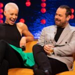Evangeline Lilly Instagram - When does having fun become having TOO MUCH fun???? 🤔🫣 @thejonathanrossshowofficial Tune in tonight!