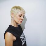 Evangeline Lilly Instagram - Fendi major. This outfit was too good to only be seen from the chest up on @mrjesscagle show @siriusxm @fendi @kevinmichaelericson @lisastoreymakeup @renatocampora Cut and colour by Jaime Powell