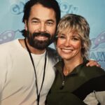 Evangeline Lilly Instagram - Anyone else love @schittscreek ???? 😍 @realtimrozon #schittscreek